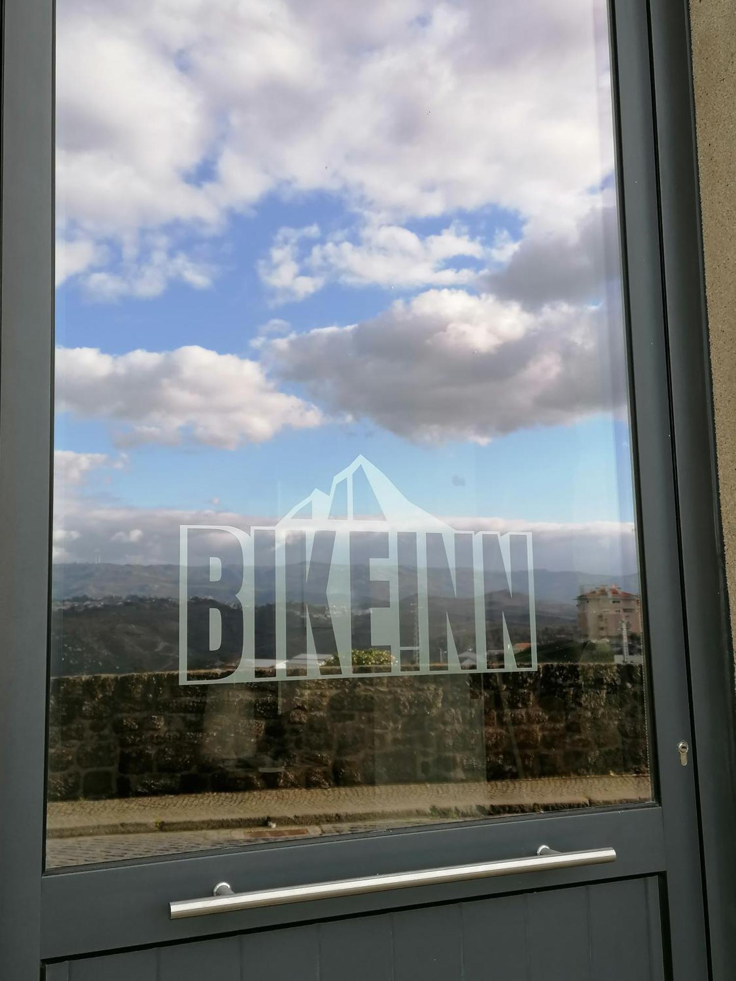 Bikeinn 瓦泽拉 外观 照片