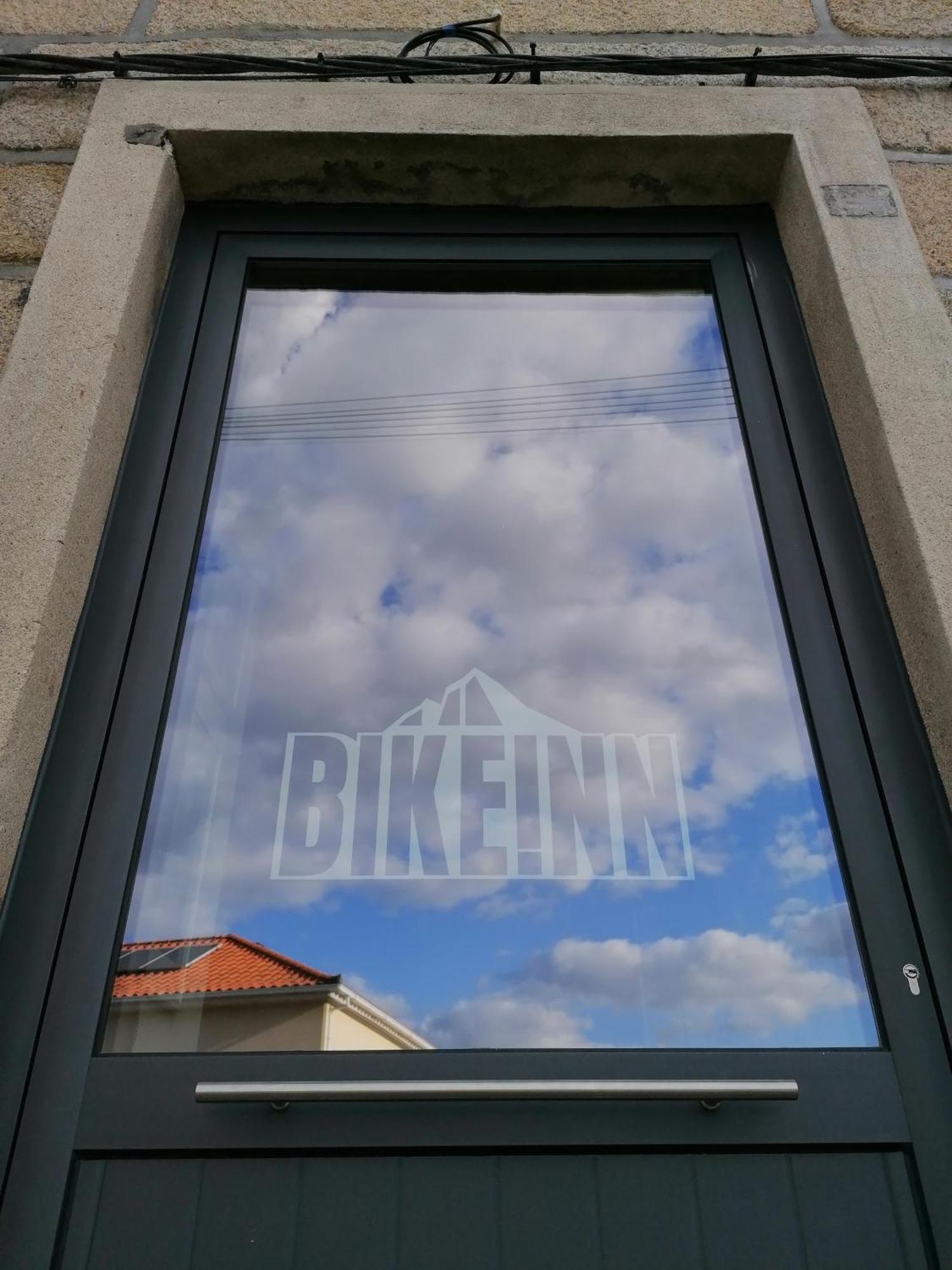 Bikeinn 瓦泽拉 外观 照片